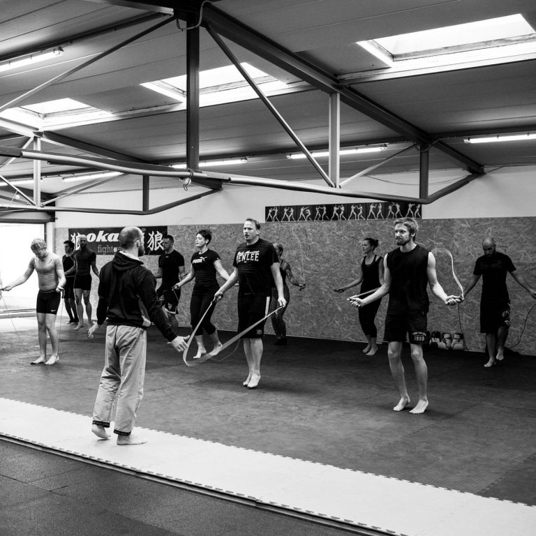 Boxtraining; Seilspringen; Gruppe beim Training